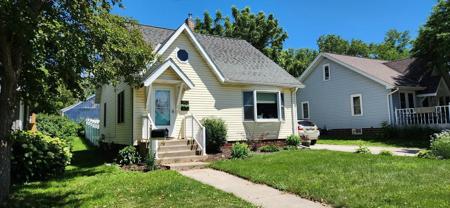 143 Maple Street E