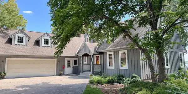 2505 Country Club Drive NE