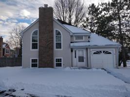 8795 Knollwood