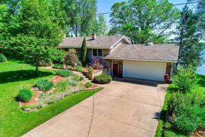1966 Glenwood Drive NE