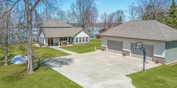 2455 Lake Shore