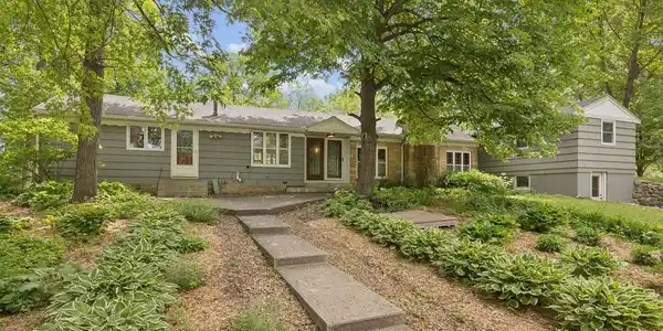 7043 Highway 71 NE