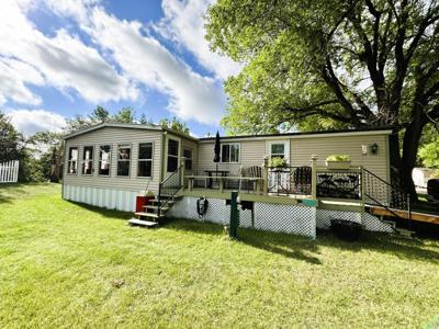 5 Maple Drive NE
