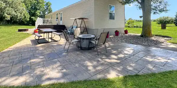 82 Pioneer Trail