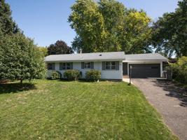 4015 Cleveland NE