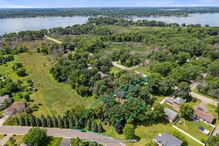 7688 N Shore Trail