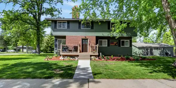 323 NW 11th Street