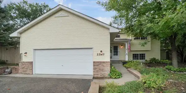 2203 Chateau Lane