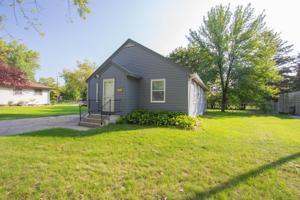2709 Darling NW