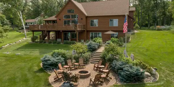 10073 Long Lake