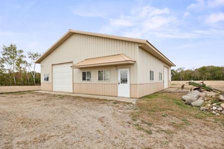 3990 Moore Avenue NW