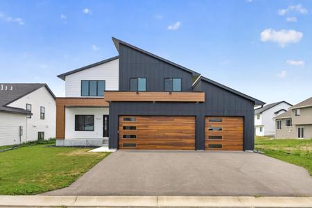 9933 14th Circle NE