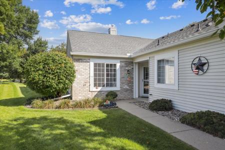 585 Markgrafs Lake Bay