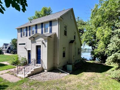521 Lakeshore Drive