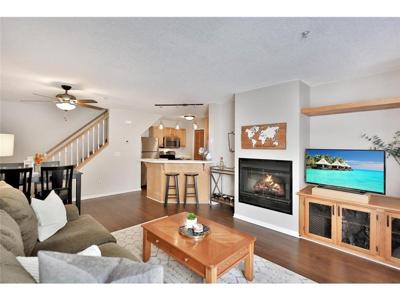 566 Mission Hills Way W