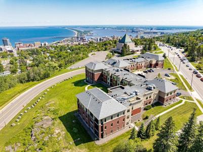 1126 Mesaba Ave