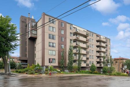 2800 W 44th Street