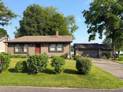 1037 Hamlet Drive N