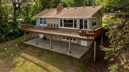 9781 Pine Point Road NW
