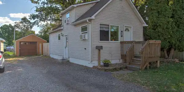 219 Forest Avenue W