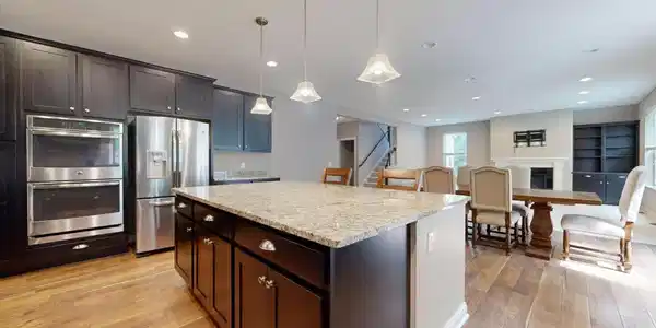 5585 Orchard Cove