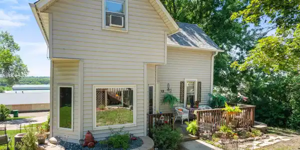 113 3rd Street SE