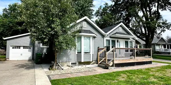 710 W Lake Avenue