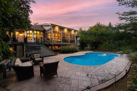 12389 Riverview Road