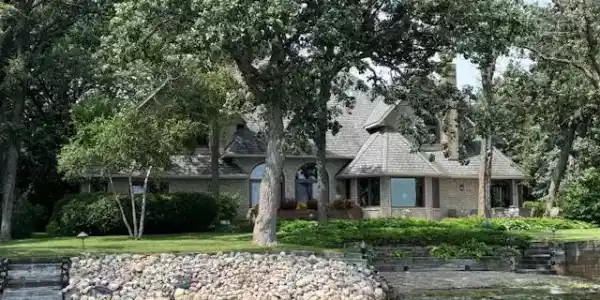2807 Government Point Road NE