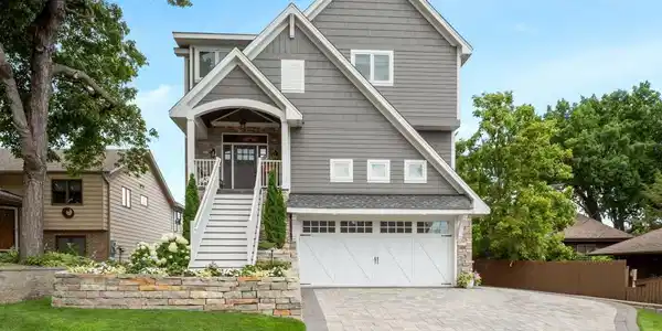 2048 Shorewood