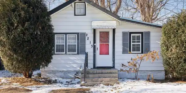 2213 Chateau Lane