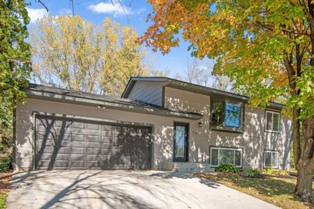 5748 Birchwood Avenue NE