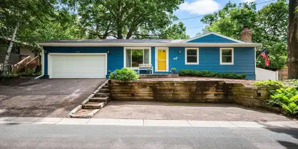 2130 Hickory Lane