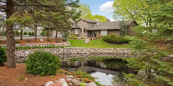 3300 Eagle Bluff Road