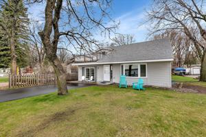 639 Lakeshore