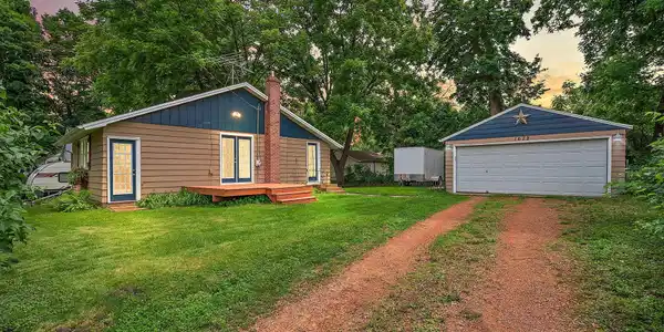 1672 Finch Lane