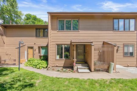 359 W Eagle Lake Drive