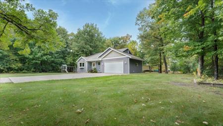 151 Bluffs Road NW