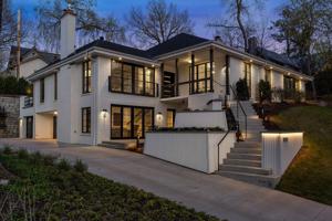 4321 Lake Harriet