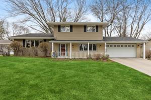 989 Carlton