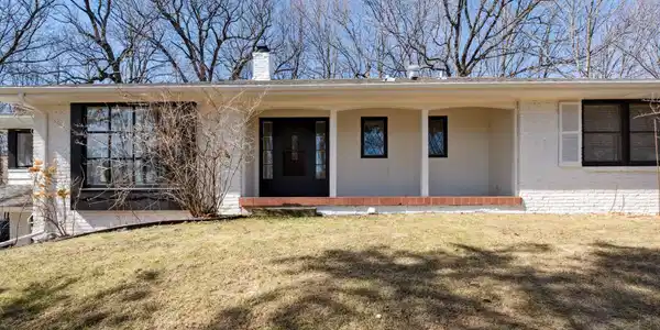 5370 Manor Road
