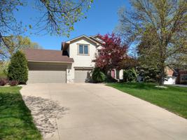 2932 Hillsview W