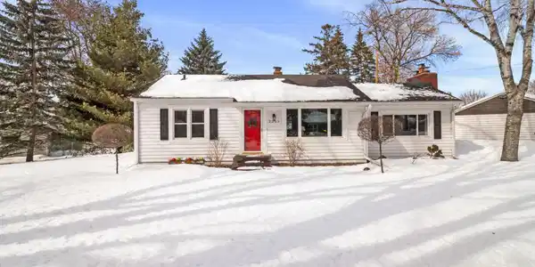 2211 Gardenette S