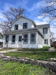132 3rd Street NW