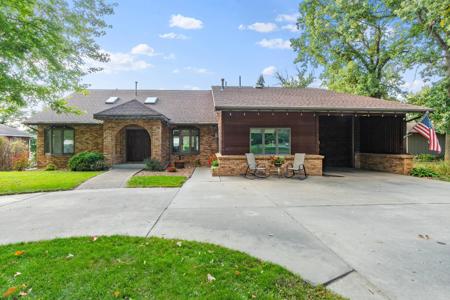 7840 E Lake Carlos Drive NE