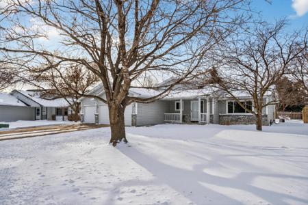 1125 Independence Lane N