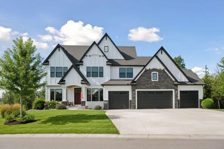 2269 Lakeshore Point Drive NE