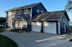 1526 3rd NE