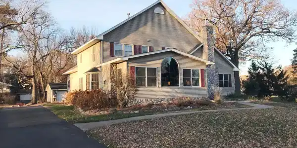 2505 Lake