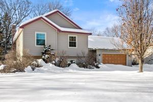 7590 Lakeside NE